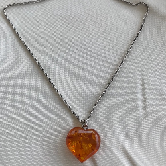 Amber and Sterling silver heart pendant and chain - Picture 2 of 5